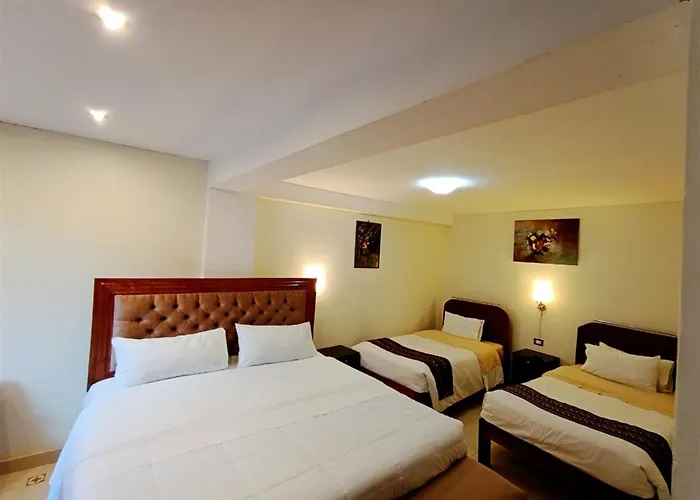 Hotel Humantay 2*